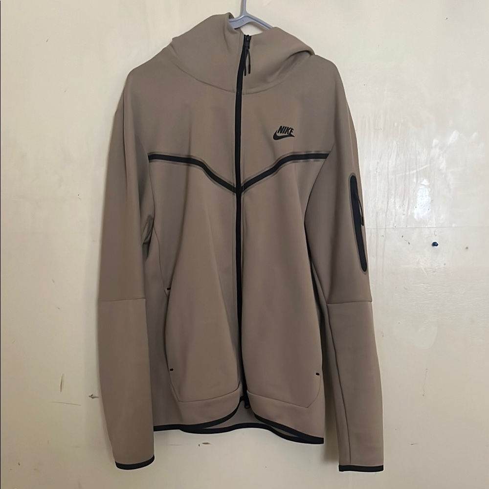 Nike Beige and Black Full-Zip Hoodie